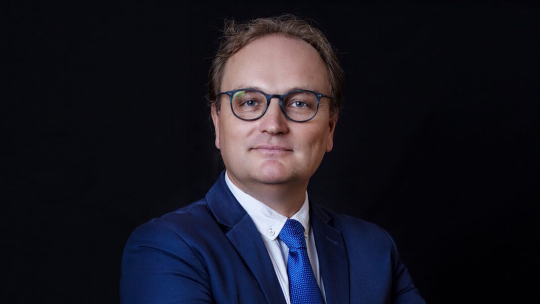 Nouvel homme pour accélérer la connectivité en gros en RDC. Nouvel homme pour accélérer la connectivité en gros en RDC.