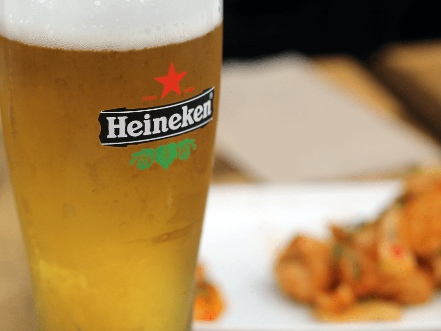 Heineken imite la stratégie de brasserie légère de Diageo en Afrique et cède son unité en République Démocratique du Congo. Heineken imite la stratégie de brasserie légère de Diageo en Afrique et cède son unité en République Démocratique du Congo.