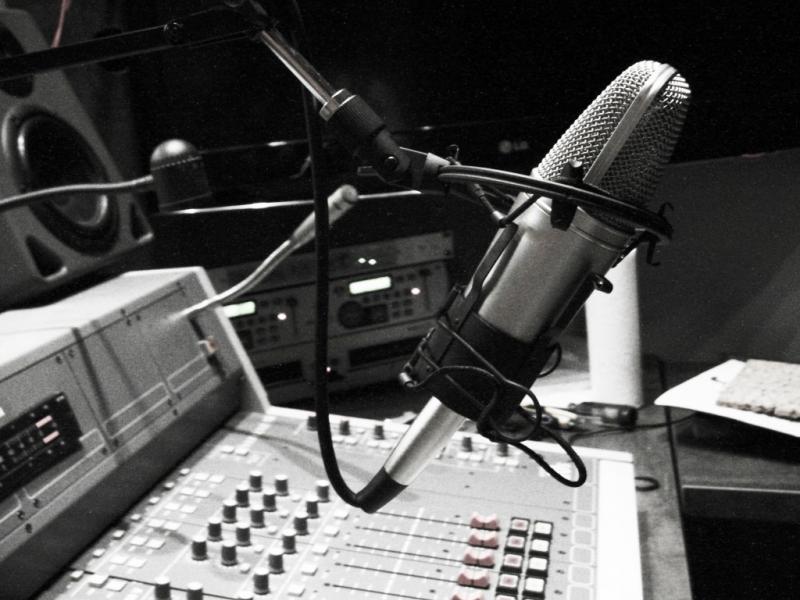 RDC : un journaliste de B-One retenu pendant 48 heures à l’auditorat militaire en raison d’une facture d’eau contestée. RDC : un journaliste de B-One retenu pendant 48 heures à l’auditorat militaire en raison d’une facture d’eau contestée.