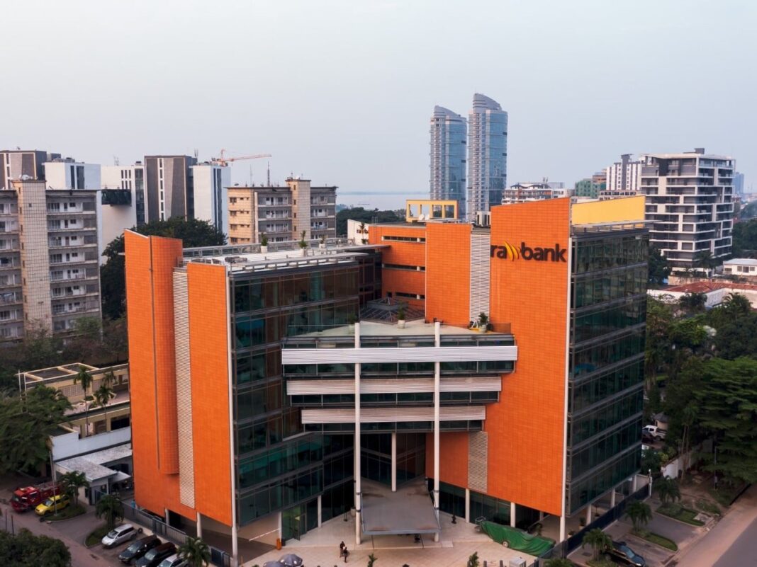 La RDC réussit avec succès sa première émission d’euro-obligations d’un montant de 1,25 milliard USD, d’après Rawbank. La RDC réussit avec succès sa première émission d’euro-obligations d’un montant de 1,25 milliard USD, d’après Rawbank.