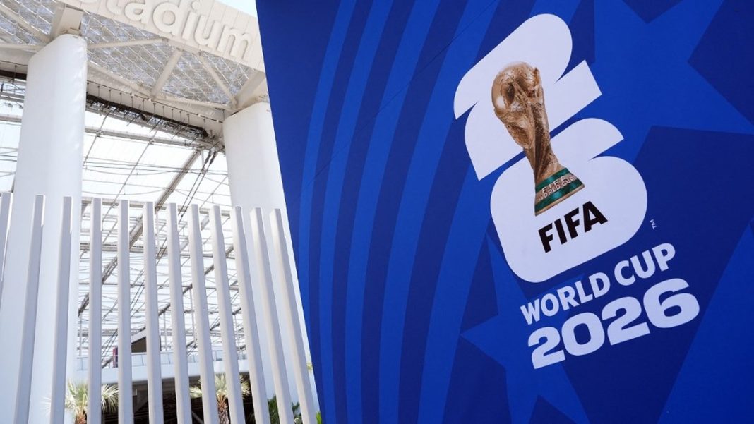 Coupe du monde 2026 : la Fédération congolaise demande à la FIFA le remboursement des billets de ses supporters suite à la suspension de leurs visas par les États-Unis en raison d’Ebola. Coupe du monde 2026 : la Fédération congolaise demande à la FIFA le remboursement des billets de ses supporters suite à la suspension de leurs visas par les États-Unis en raison d’Ebola.