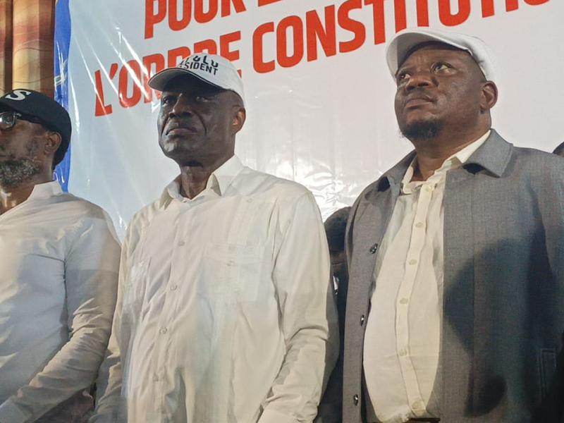 Réforme constitutionnelle en RDC : « Nous allons défier ce pouvoir à mains nues, pour le mettre à terre » (Delly Sesanga) Réforme constitutionnelle en RDC : « Nous allons défier ce pouvoir à mains nues, pour le mettre à terre » (Delly Sesanga)
