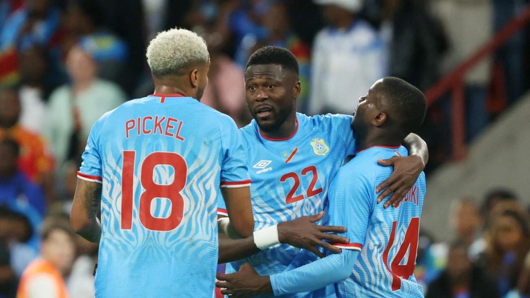 Le match de préparation de la Coupe du Monde de la RD Congo contre le Chili déplacé à Orléans en raison de craintes d’épidémie d’Ebola. Le match de préparation de la Coupe du Monde de la RD Congo contre le Chili déplacé à Orléans en raison de craintes d’épidémie d’Ebola.