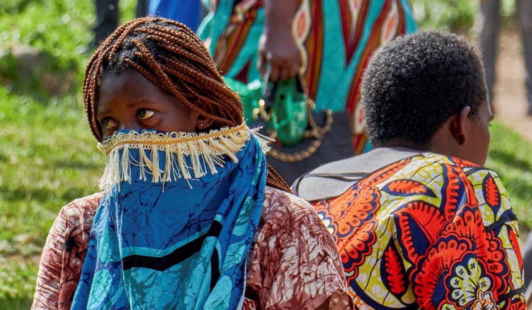 Les femmes sont exposées à un risque accru d’Ebola alors que l’épidémie se propage dans l’est de la RDC. Les femmes sont exposées à un risque accru d’Ebola alors que l’épidémie se propage dans l’est de la RDC.
