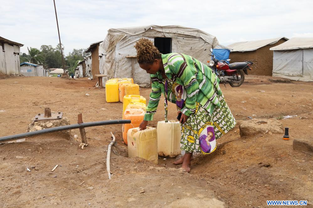 RDC/Ebola : Dans un camp de déplacés, l’eau fait défaut alors qu’Ebola menace (REPORTAGE) – Xinhua RDC/Ebola : Dans un camp de déplacés, l’eau fait défaut alors qu’Ebola menace (REPORTAGE) – Xinhua