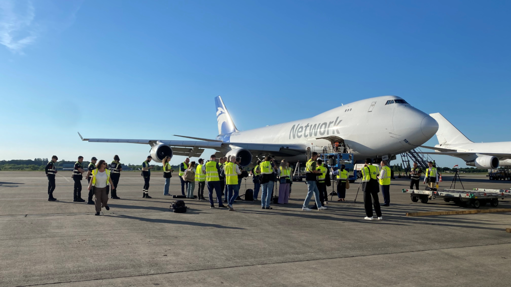 Gestion des compagnies aériennes Network apporte une aide humanitaire contre l’Ebola en République Démocratique du Congo. Gestion des compagnies aériennes Network apporte une aide humanitaire contre l’Ebola en République Démocratique du Congo.