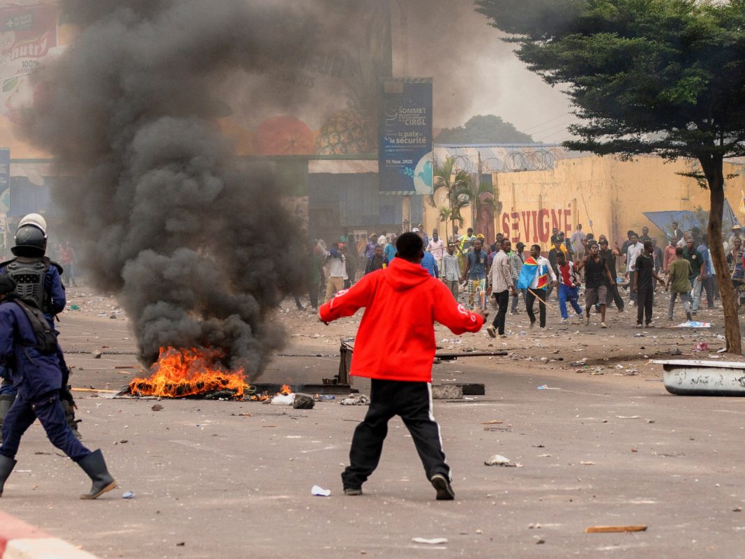 Des émeutes éclatent lors d’un rassemblement en RDC contre le changement de la limite de mandat présidentiel | Actualités des manifestations Des émeutes éclatent lors d’un rassemblement en RDC contre le changement de la limite de mandat présidentiel | Actualités des manifestations