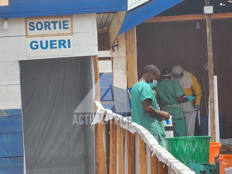 Un travailleur humanitaire américain a été testé positif au virus Ebola en République démocratique du Congo, d’après le CDC. Un travailleur humanitaire américain a été testé positif au virus Ebola en République démocratique du Congo, d’après le CDC.