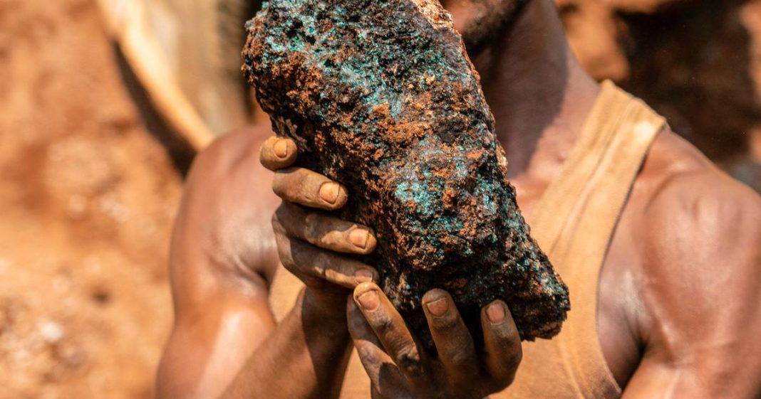 De l’uranium aurait été exporté clandestinement de la RDC vers la Chine, selon une enquête. De l’uranium aurait été exporté clandestinement de la RDC vers la Chine, selon une enquête.