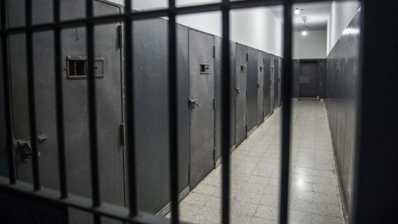 Des dizaines de détenus s’évadent d’une prison de la RDC dans une fuite « bien orchestrée ». Des dizaines de détenus s’évadent d’une prison de la RDC dans une fuite « bien orchestrée ».