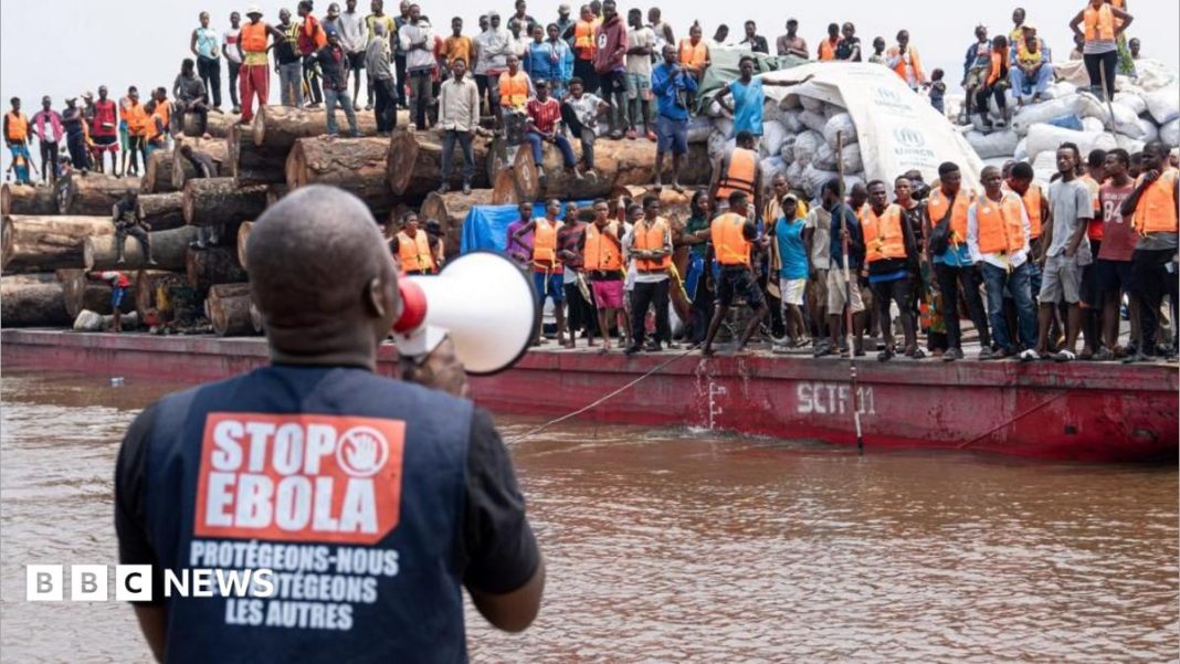 Ebola en RDC : Un bateau de rivière placé en quarantaine après cinq décès. Ebola en RDC : Un bateau de rivière placé en quarantaine après cinq décès.