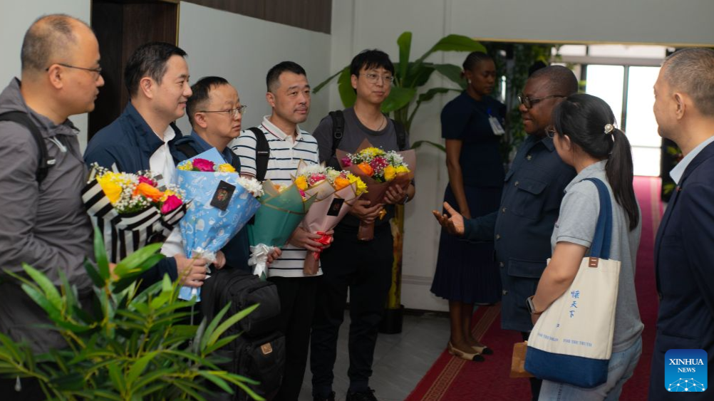 L’équipe médicale de Chine va renforcer sa réponse à Ebola en République Démocratique du Congo. L’équipe médicale de Chine va renforcer sa réponse à Ebola en République Démocratique du Congo.