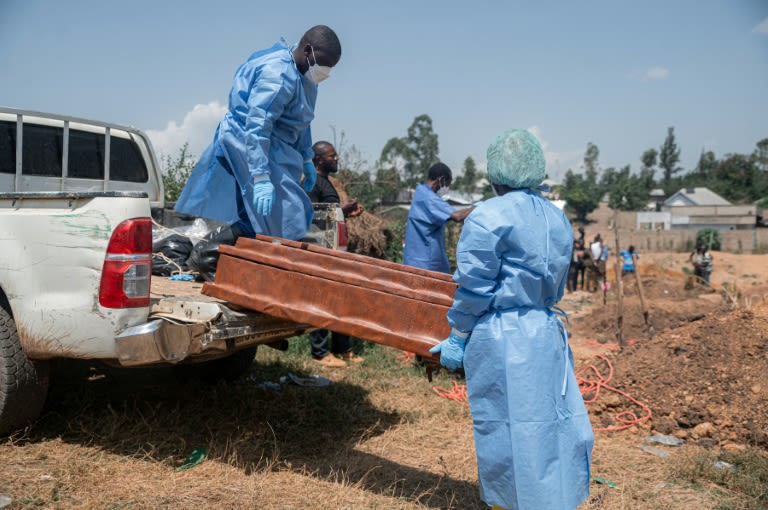 L’OMS lance un appel à un soutien accru pour combattre l’épidémie d’Ebola en RDC. L’OMS lance un appel à un soutien accru pour combattre l’épidémie d’Ebola en RDC.