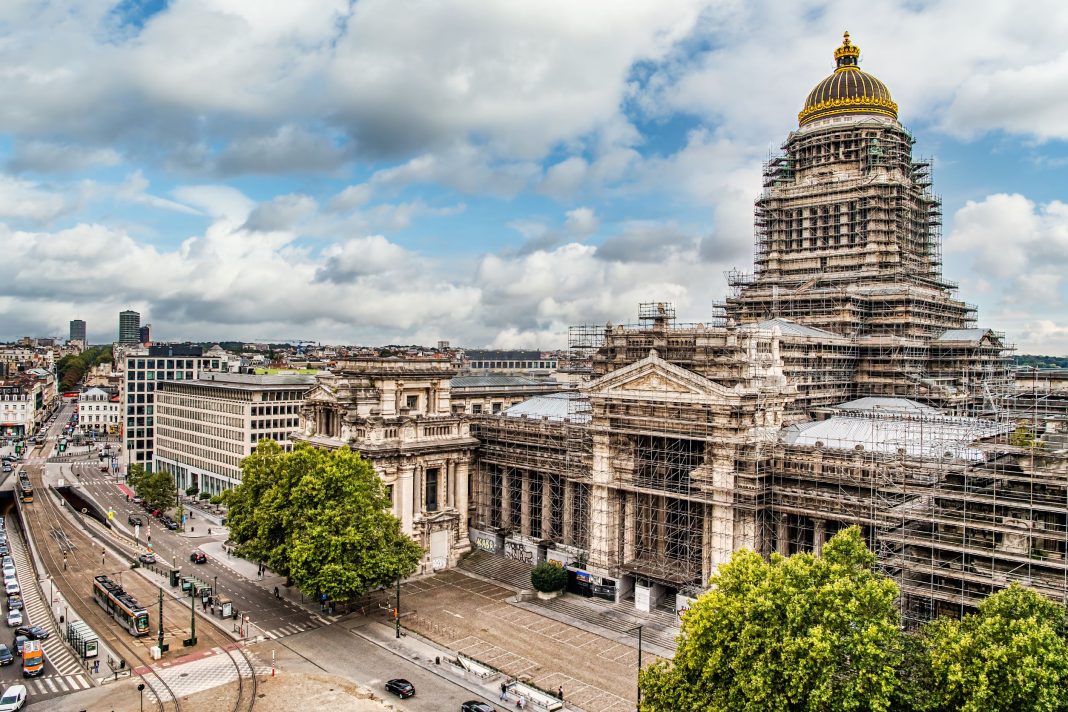 ACTU: Un tribunal belge ordonne un procès pour corruption et blanchiment d’argent lié à un accord sur des passeports congolais. ACTU: Un tribunal belge ordonne un procès pour corruption et blanchiment d’argent lié à un accord sur des passeports congolais.